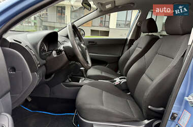 Універсал Hyundai i30 2012 в  фото 25 Універсал Hyundai i30 2012 в