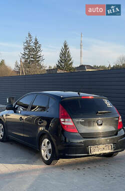 Хэтчбек Hyundai i30 2009 в 