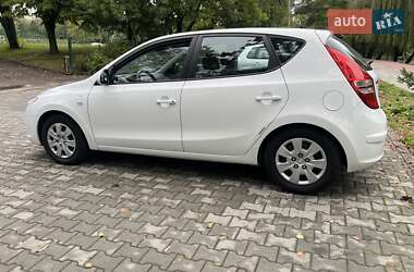 Хэтчбек Hyundai i30 2009 в 