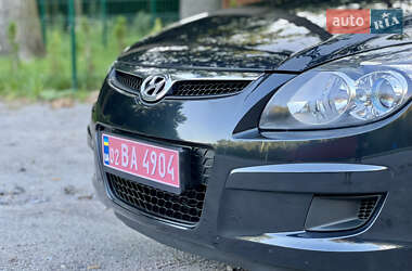 Хэтчбек Hyundai i30 2009 в 