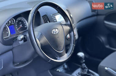 Хэтчбек Hyundai i30 2009 в 