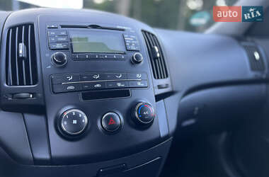 Хэтчбек Hyundai i30 2009 в 