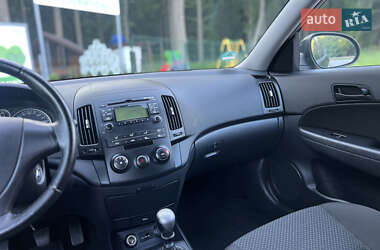 Хэтчбек Hyundai i30 2009 в 