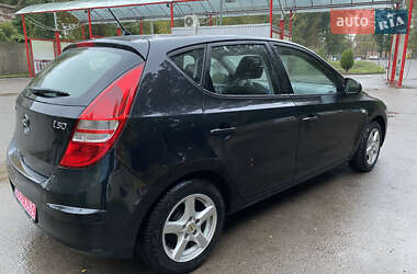 Хэтчбек Hyundai i30 2009 в 