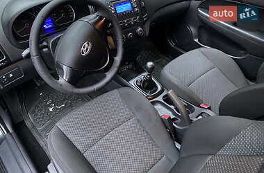 Хэтчбек Hyundai i30 2009 в 