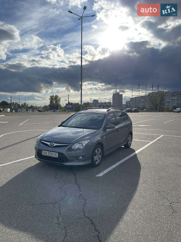 Универсал Hyundai i30 2011 в 