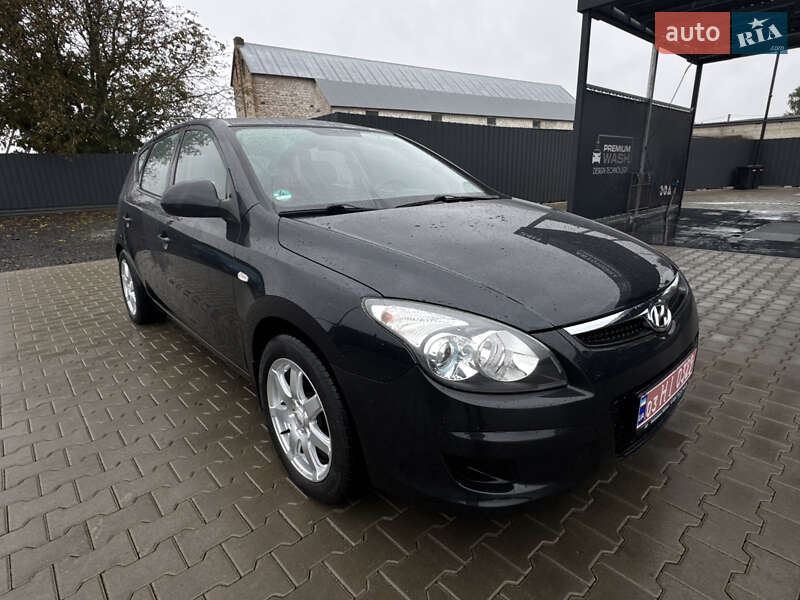 Хэтчбек Hyundai i30 2009 в Луцке