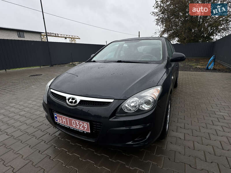 Хэтчбек Hyundai i30 2009 в Луцке