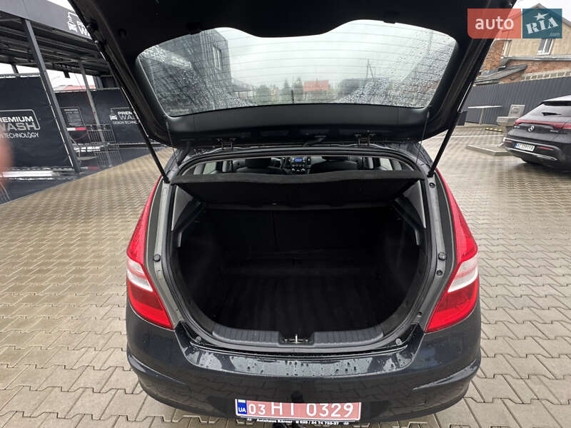 Хэтчбек Hyundai i30 2009 в Луцке