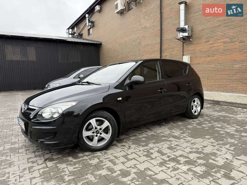 Хэтчбек Hyundai i30 2009 в Казатине