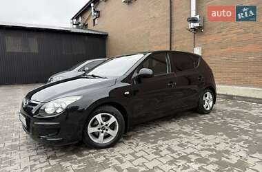 Хэтчбек Hyundai i30 2009 в 
