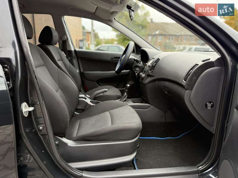 Хэтчбек Hyundai i30 2009 в Казатине