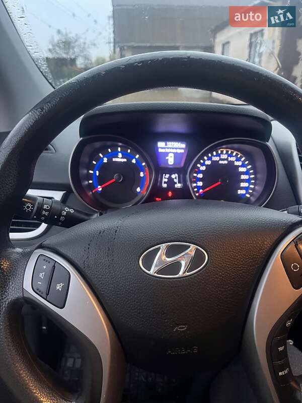 Хетчбек Hyundai i30 2013 в Полонному