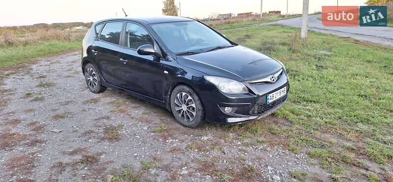 Хэтчбек Hyundai i30 2011 в 