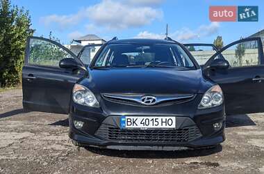 Універсал Hyundai i30 2011 в Рівному