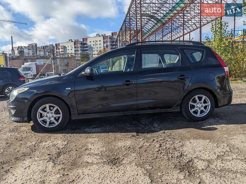 Универсал Hyundai i30 2011 в Ровно фото 16 Универсал Hyundai i30 2011 в Ровно