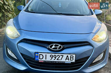 Хэтчбек Hyundai i30 2012 в 