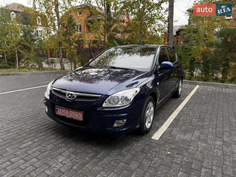 Хэтчбек Hyundai i30 2008 в Полтаве