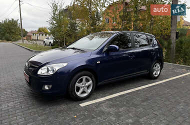 Хэтчбек Hyundai i30 2008 в 