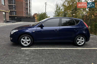 Хэтчбек Hyundai i30 2008 в 