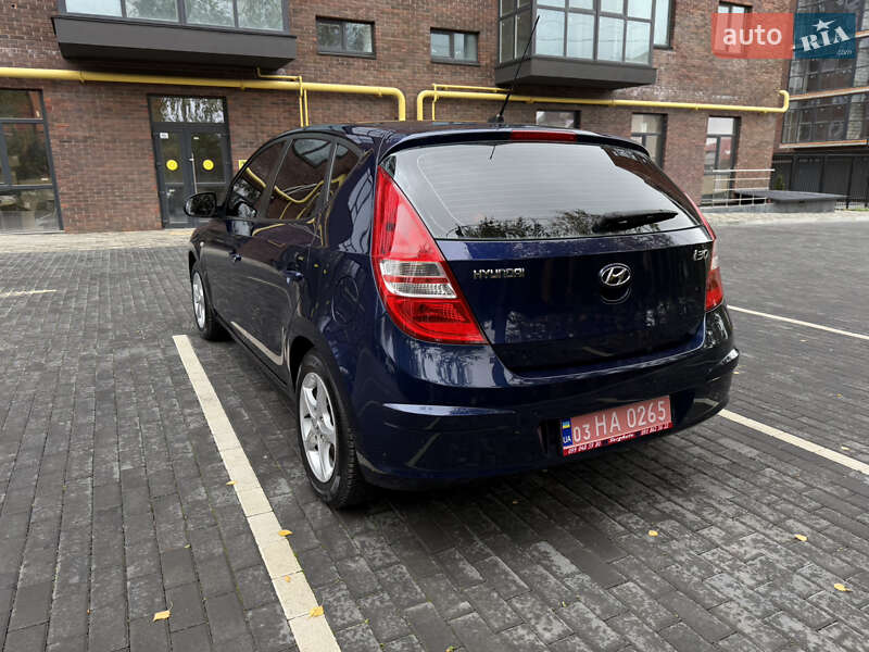 Хэтчбек Hyundai i30 2008 в Полтаве