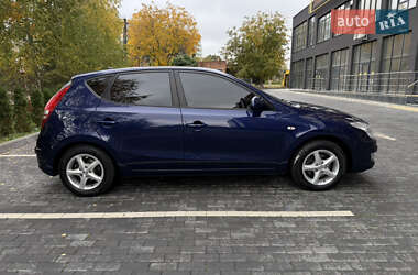 Хэтчбек Hyundai i30 2008 в 