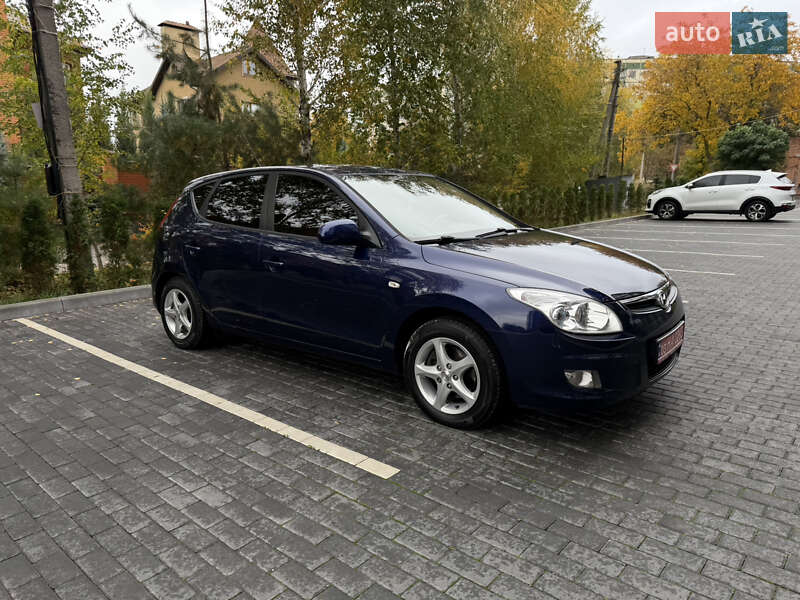 Хэтчбек Hyundai i30 2008 в Полтаве