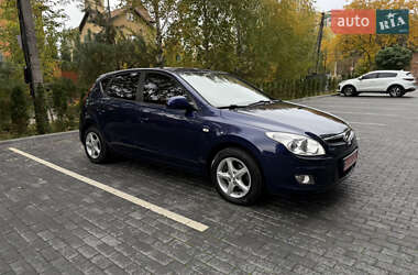 Хэтчбек Hyundai i30 2008 в 