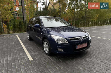 Хэтчбек Hyundai i30 2008 в 