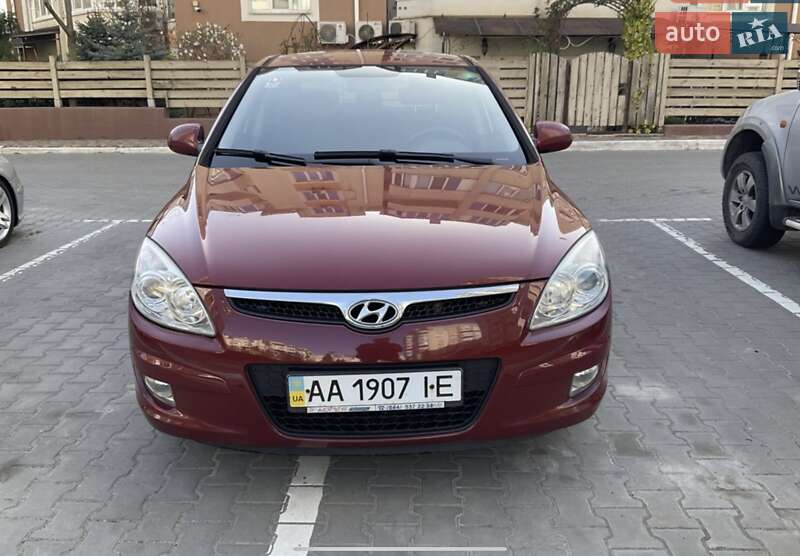 Хэтчбек Hyundai i30 2008 в Киеве