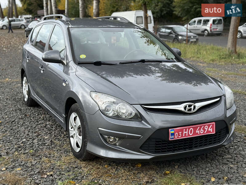 Универсал Hyundai i30 2010 в Луцке