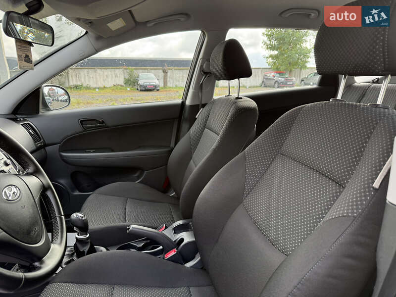 Универсал Hyundai i30 2010 в Луцке