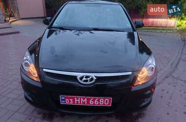 Хетчбек Hyundai i30 2009 в 