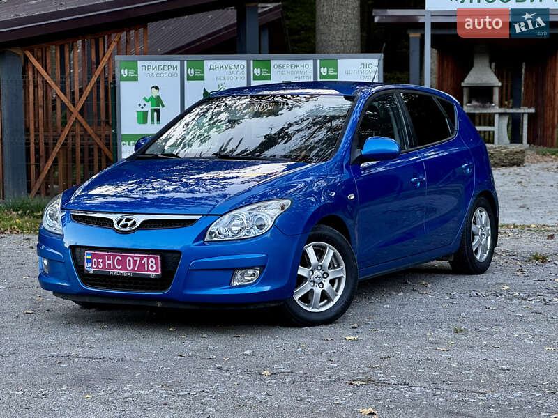 Хэтчбек Hyundai i30 2008 в 