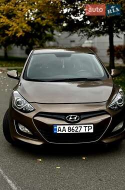Хетчбек Hyundai i30 2012 в 