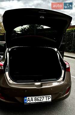 Хетчбек Hyundai i30 2012 в 