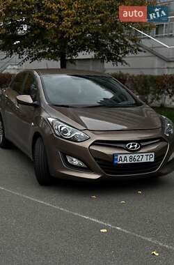 Хетчбек Hyundai i30 2012 в 