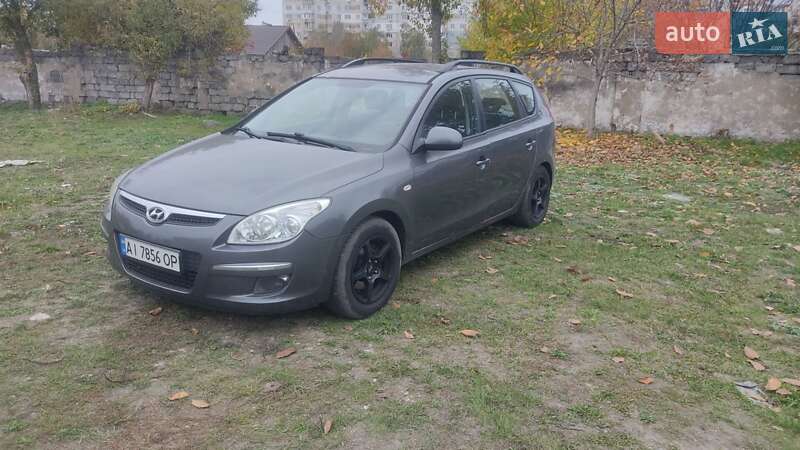 Универсал Hyundai i30 2008 в Смеле