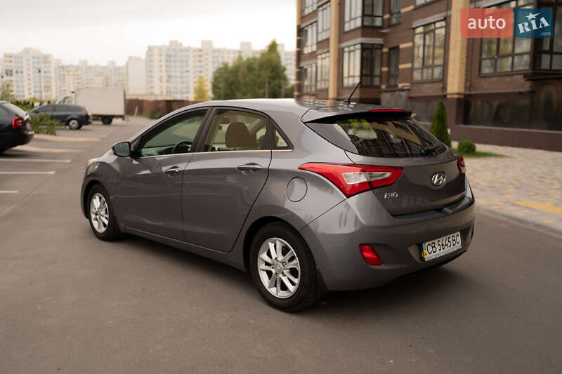 Хэтчбек Hyundai i30 2013 в Чернигове