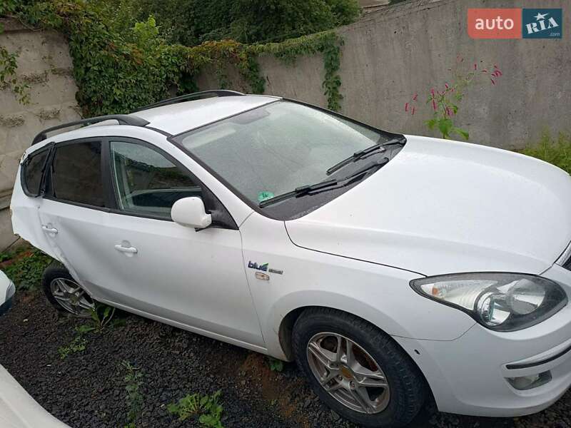 Универсал Hyundai i30 2010 в Житомире