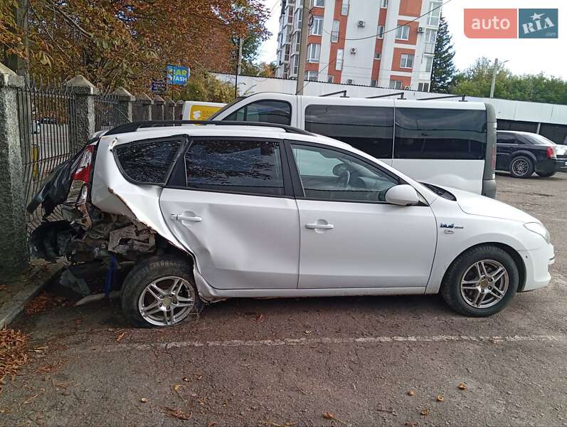 Универсал Hyundai i30 2010 в Житомире