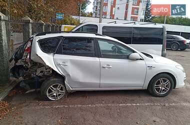 Универсал Hyundai i30 2010 в  фото 9 Универсал Hyundai i30 2010 в