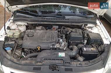Универсал Hyundai i30 2010 в  фото 11 Универсал Hyundai i30 2010 в