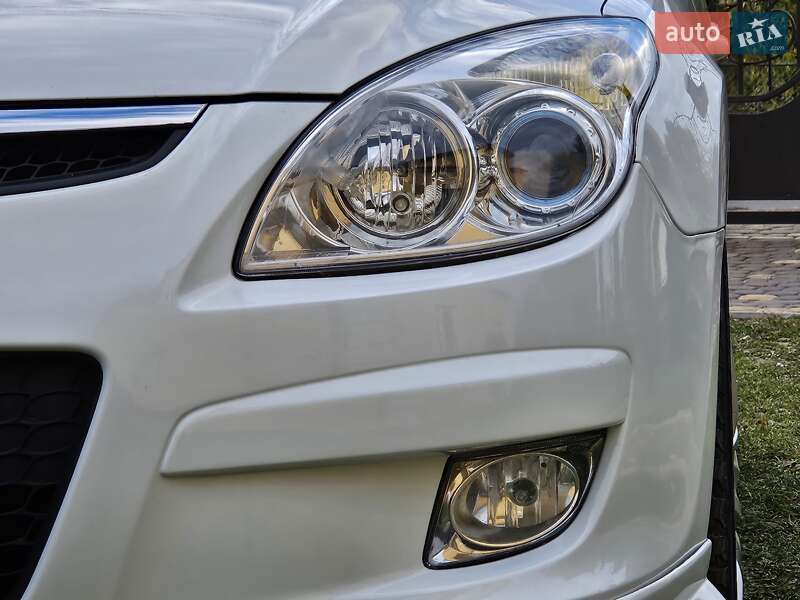 Универсал Hyundai i30 2009 в Бориславе