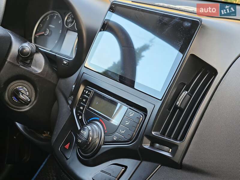 Универсал Hyundai i30 2009 в Бориславе
