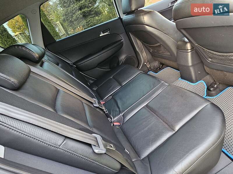 Универсал Hyundai i30 2009 в Бориславе