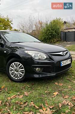 Универсал Hyundai i30 2010 в 