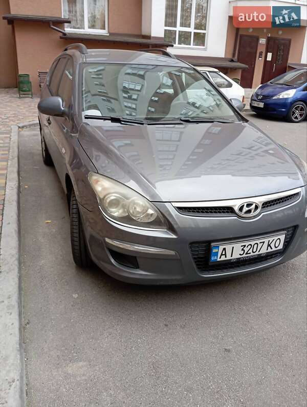 Універсал Hyundai i30 2010 в Софіївській Борщагівці