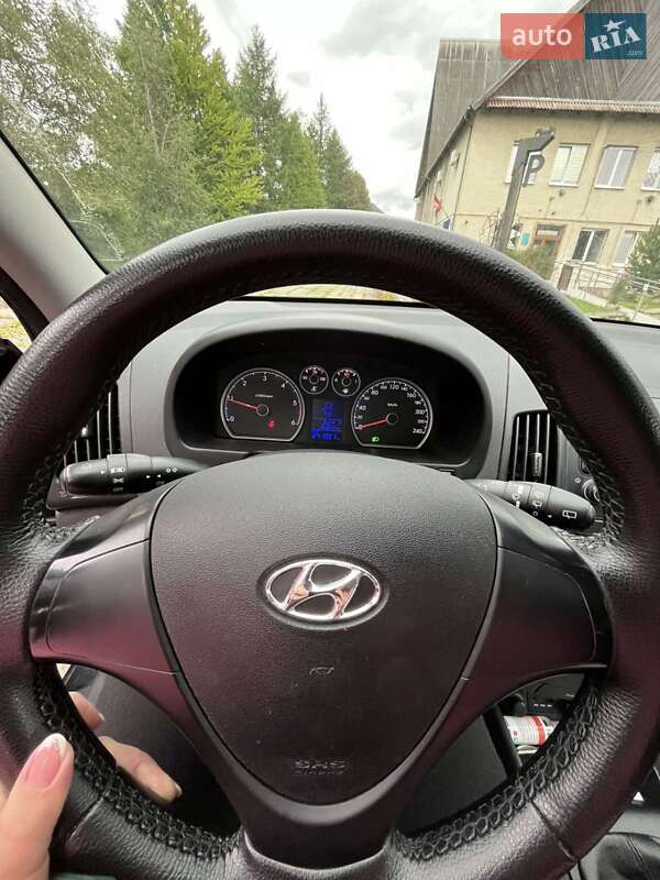 Универсал Hyundai i30 2009 в Славском