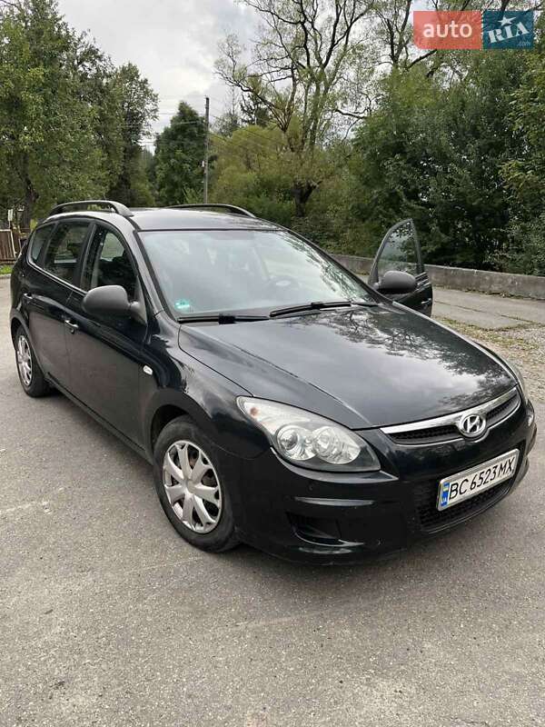 Универсал Hyundai i30 2009 в Славском
